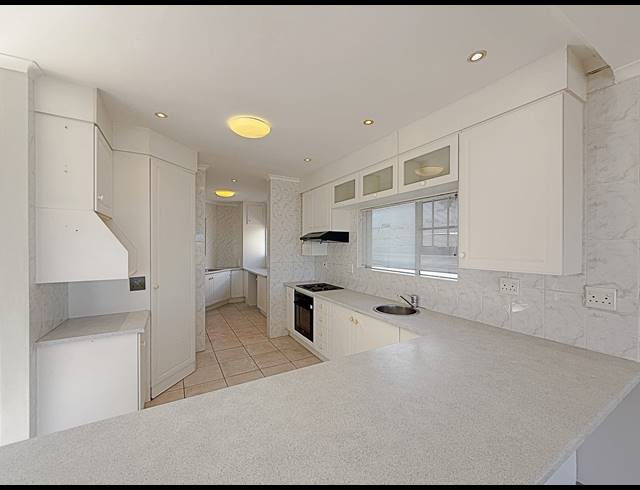 4 BEDROOM HOUSE FOR SALE IN MIDDEDORP